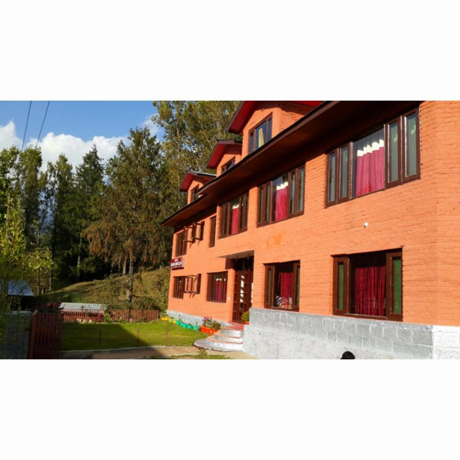 Hotel Grand Abdullah Pahalgam Exterior photo